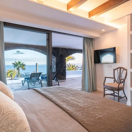 Arcos, Piscina Privada Climatizada Y Jacuzzi Con Maravillosas Vistas Al Islote De Lobos Playa Blanca (Lanzarote)